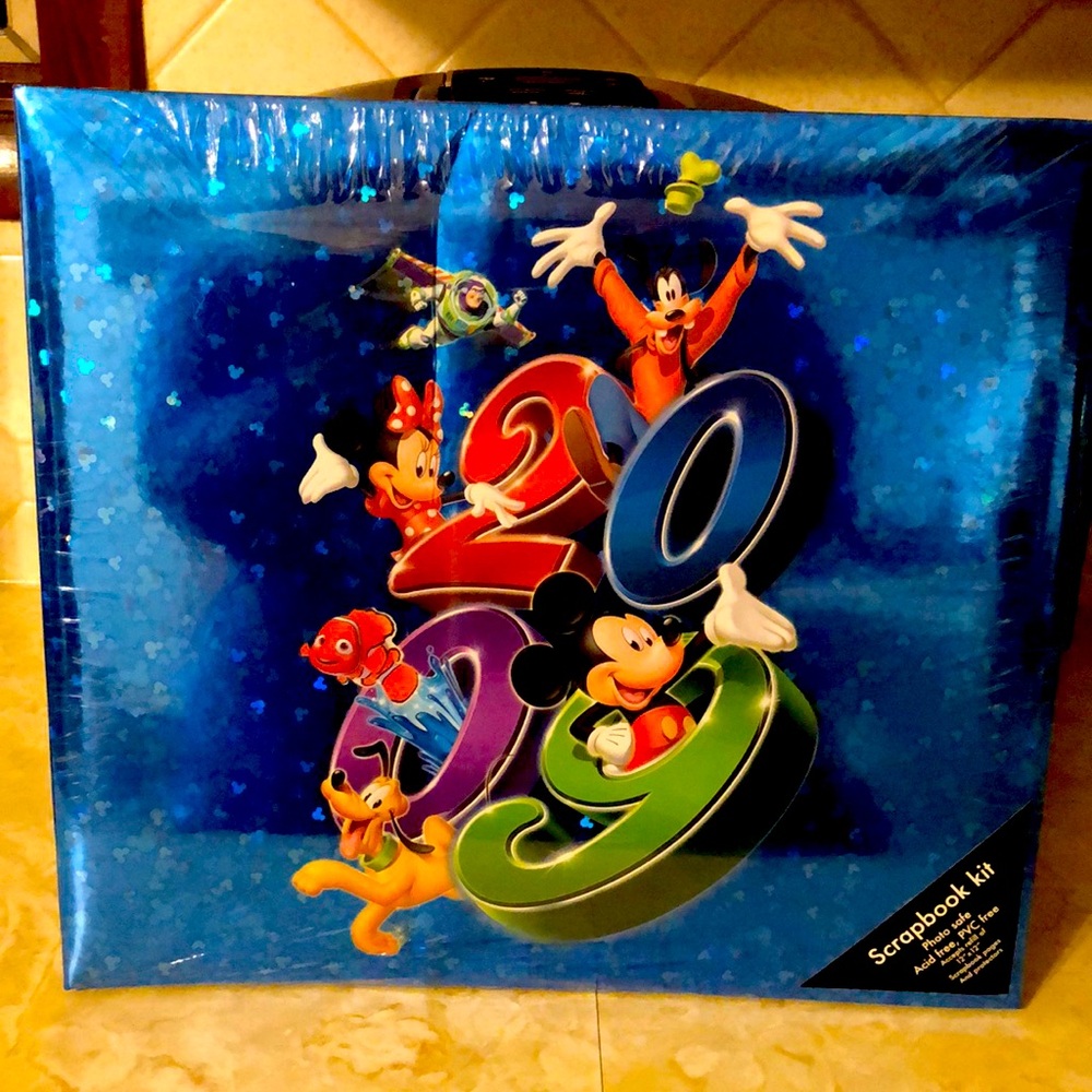 2009 Walt Disney World Scrapbook Kit